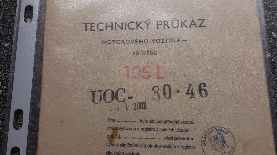 Někdo prodává technický průkaz Škody 105 za 10 tisíc korun. Je po autě, které patřilo nejslavnější české princezně